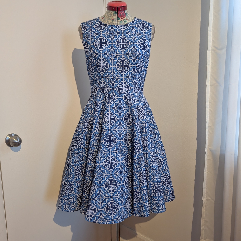 Elegant Blue Patterned Dress Size Small